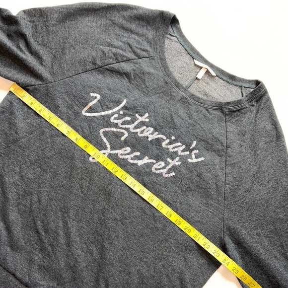 Victoria's Secret Gray with Sequin Graphic Crew Neck Pull Over Sweater- L - Picture 9 of 13